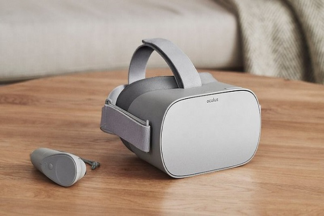 Nên sử dụng kính thực tế ảo Oculus Go hay Samsung Gear VR?