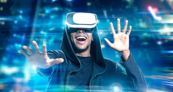 Sự khác biệt giữa thực tế ảo VR và thực tế tăng cường AR
